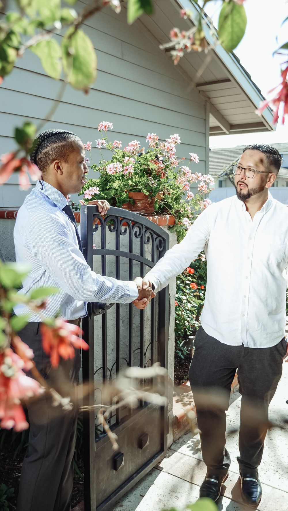 Door-to-door fiber sales representative speaking with a resident